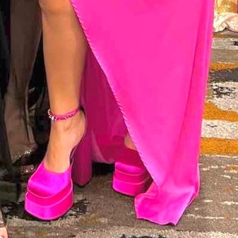 Pink Versace satin platform Pumps